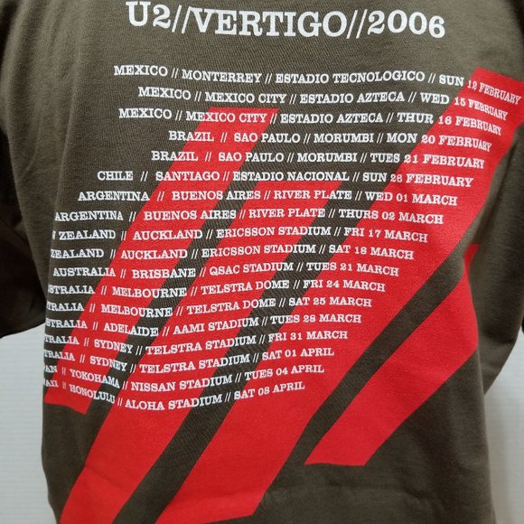 U2 shirt Large Vertigo Tour 2006 photo graphic concert band merch Bono The Edge - Picture 6 of 9